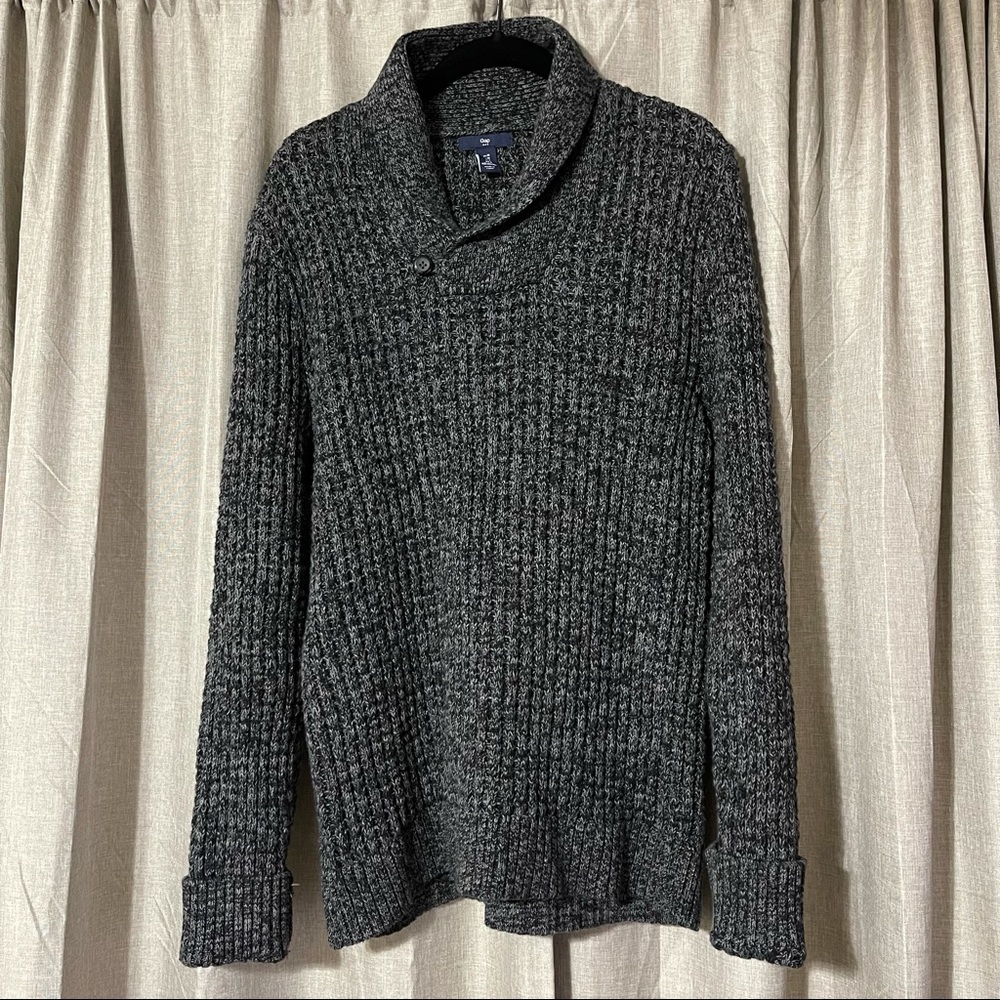 Gap sweater